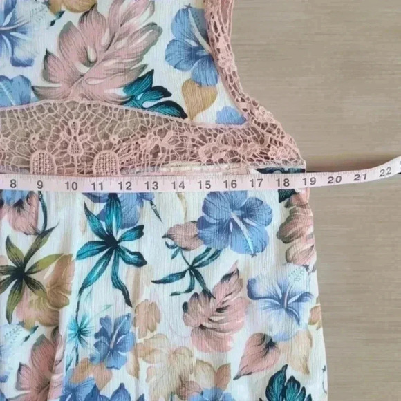 Solemio floral lace sleeveless romper size medium - Picture 6 of 12